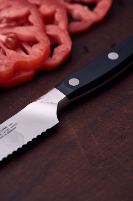 Универсален нож, назъбено острие, 13 см, <<ZWILLING Pro>> - Zwilling