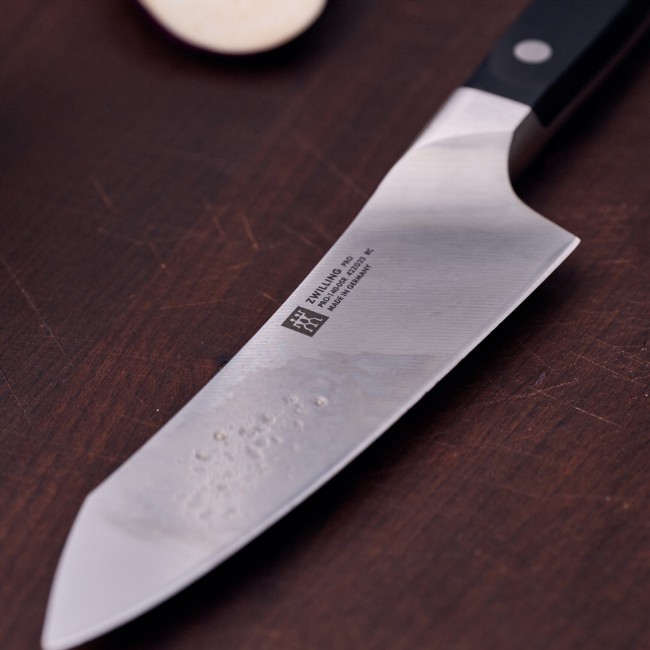 Нож Santoku, 18 см, <<ZWILLING Pro>> - Zwilling