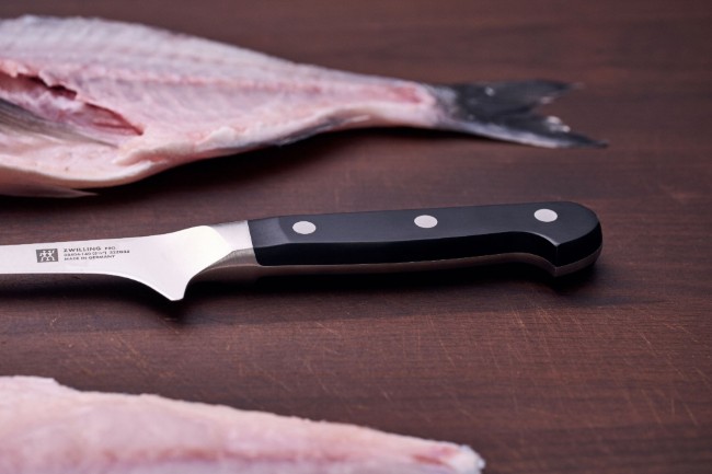 Нож за филе, 14 см, <<ZWILLING Pro>> - Zwilling