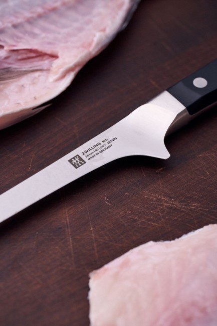 Нож за филе, 14 см, <<ZWILLING Pro>> - Zwilling