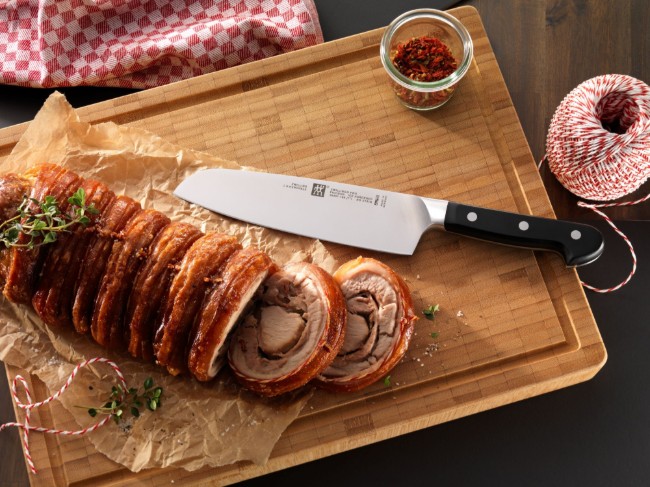 Нож Santoku, 18 см, <<ZWILLING Pro>> - Zwilling
