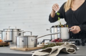 Комплект съдове за готвене от неръждаема стомана, 9 броя, "Vitality" - Zwilling