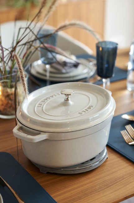 Овална тенджера за готвене Cocotte, чугунена, 23 см/2,35 л, White Truffle - Staub