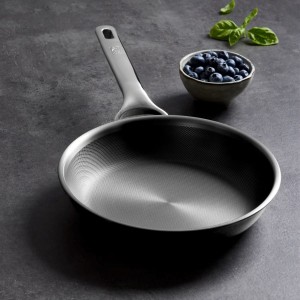 Тиган от неръждаема стомана, 26 см, "Titanium One" - BRA