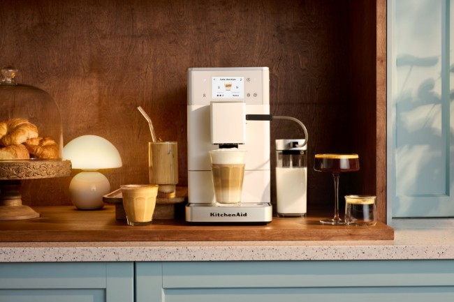 Автоматична електрическа еспресо машина KF4, 1450 W, цвят "Porcelain White" - KitchenAid