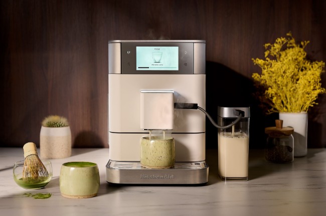 Автоматична електрическа еспресо машина KF8, 1450 W, цвят "Porcelain White" - KitchenAid